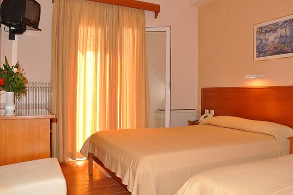 Hotel Bretagne (Corfu)